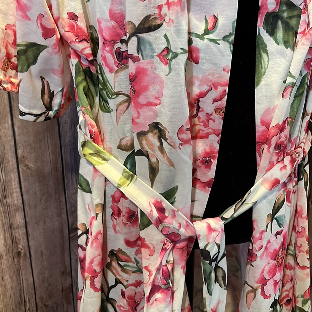 Show me your Mumu Brie robe. - Picture 3 of 8